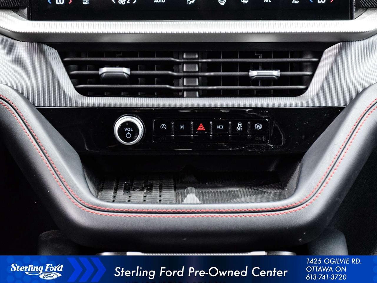 2025 Ford Explorer ST-Line Photo