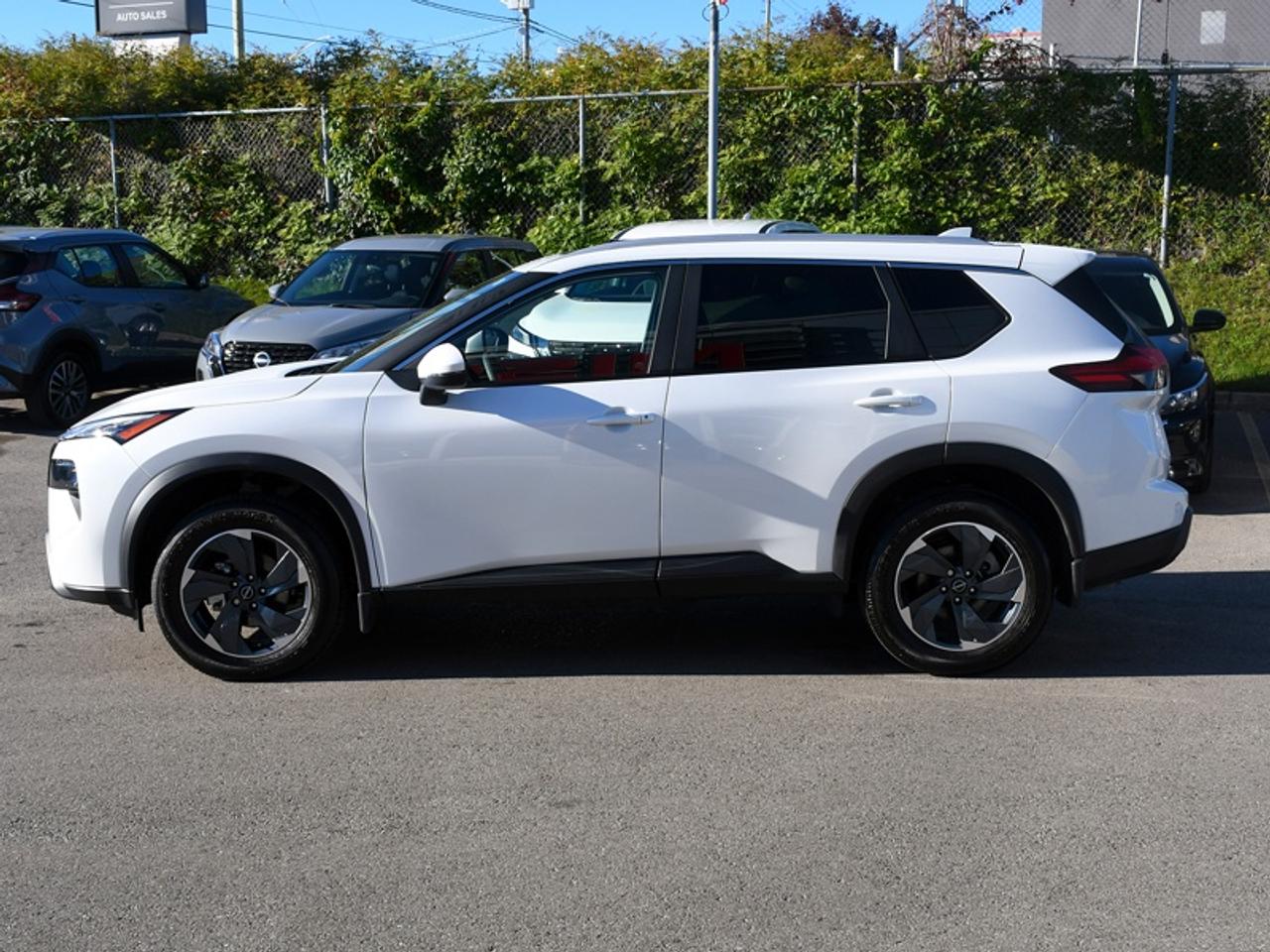 2026 Nissan Rogue SV Moonroof   Adaptive Cruise   Remote Start   CarPlay   Android Auto Photo2