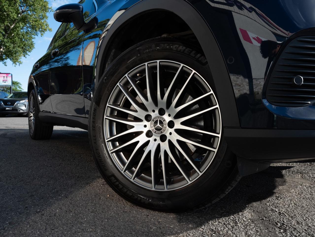 2023 Mercedes-Benz GLC GLC 300 | 4MATIC | PANO ROOF | ONE OWNER Photo