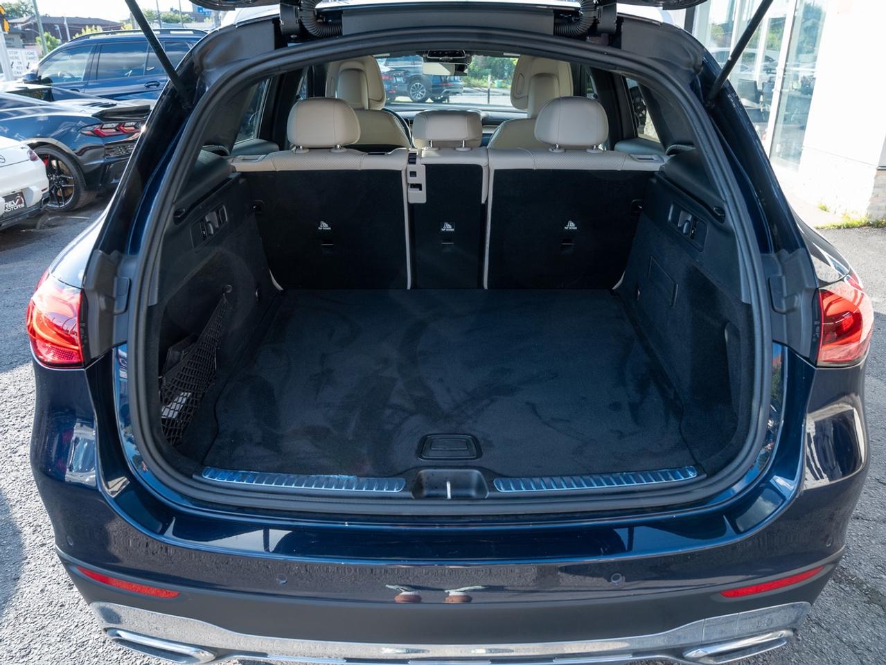 2023 Mercedes-Benz GLC GLC 300 | 4MATIC | PANO ROOF | ONE OWNER Photo