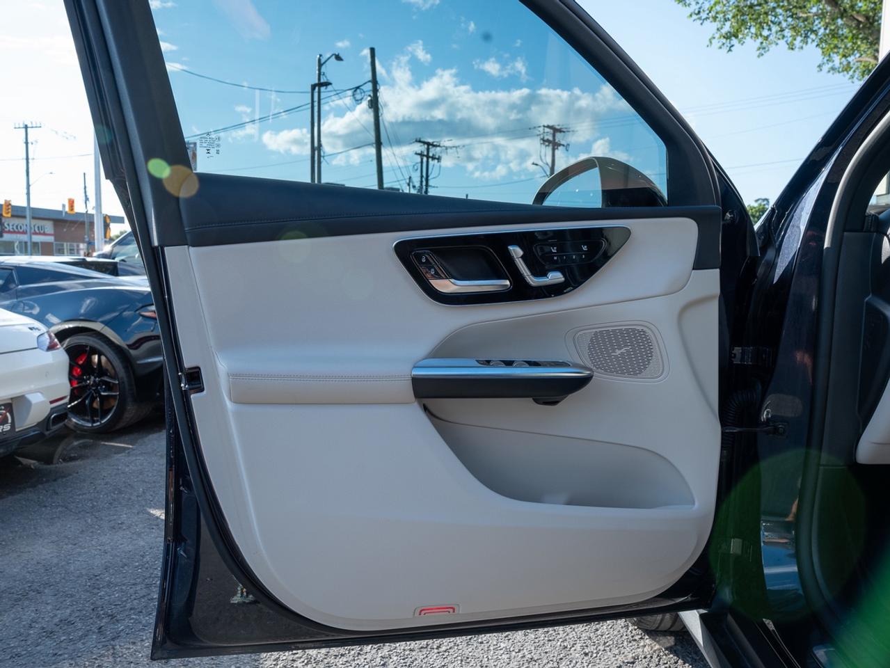2023 Mercedes-Benz GLC GLC 300 | 4MATIC | PANO ROOF | ONE OWNER Photo