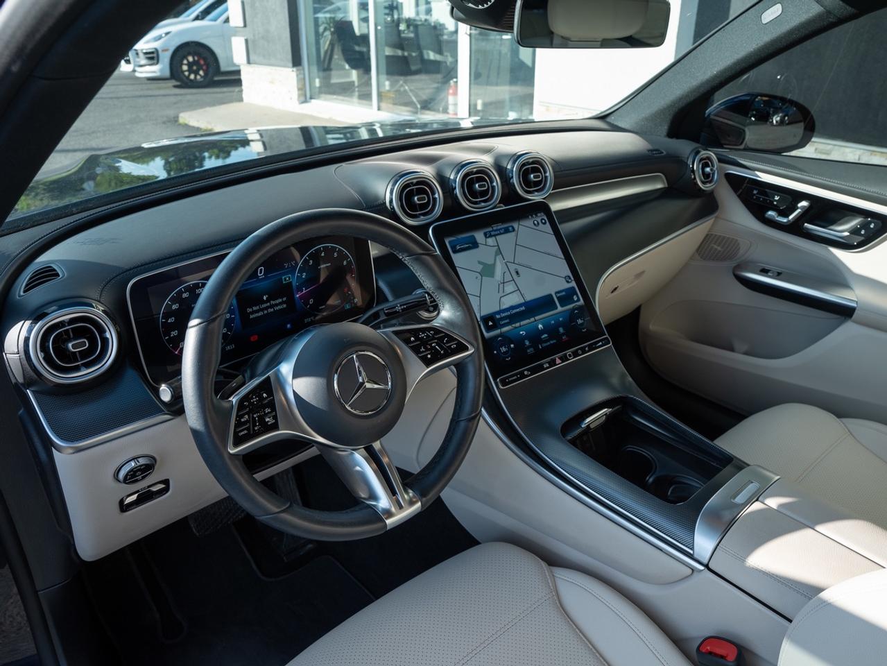 2023 Mercedes-Benz GLC GLC 300 | 4MATIC | PANO ROOF | ONE OWNER Photo