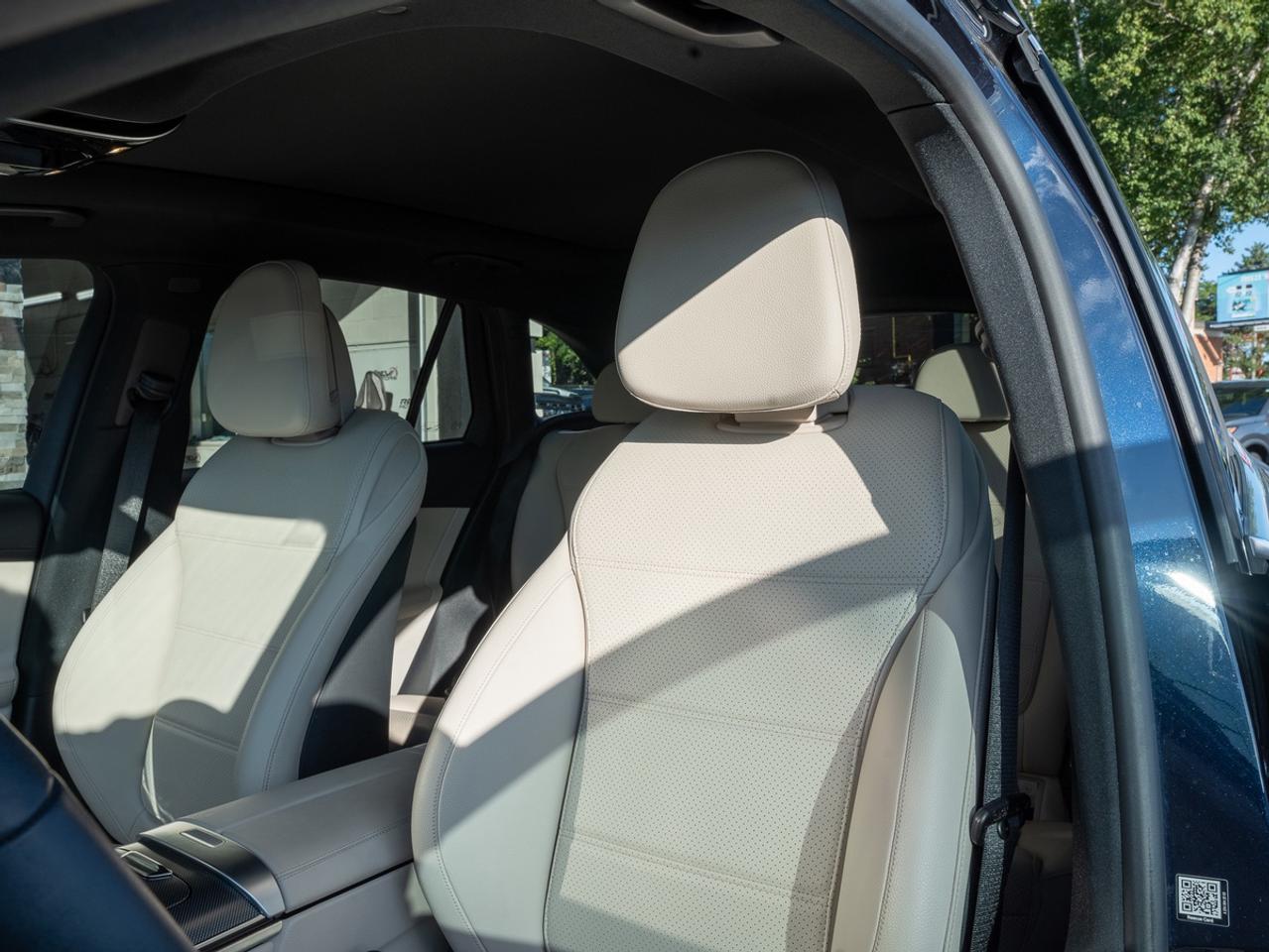 2023 Mercedes-Benz GLC GLC 300 | 4MATIC | PANO ROOF | ONE OWNER Photo