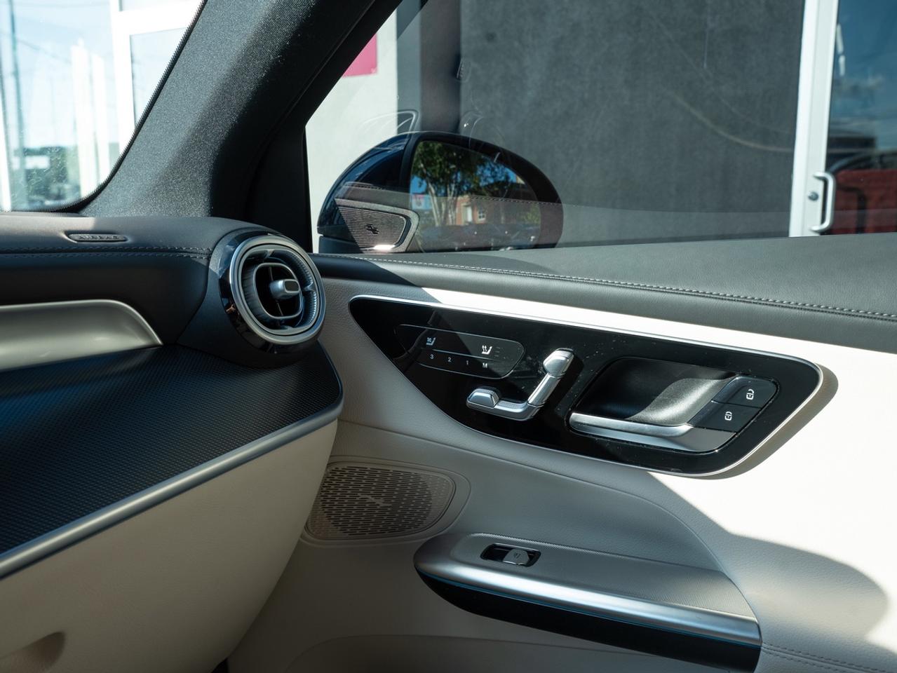 2023 Mercedes-Benz GLC GLC 300 | 4MATIC | PANO ROOF | ONE OWNER Photo