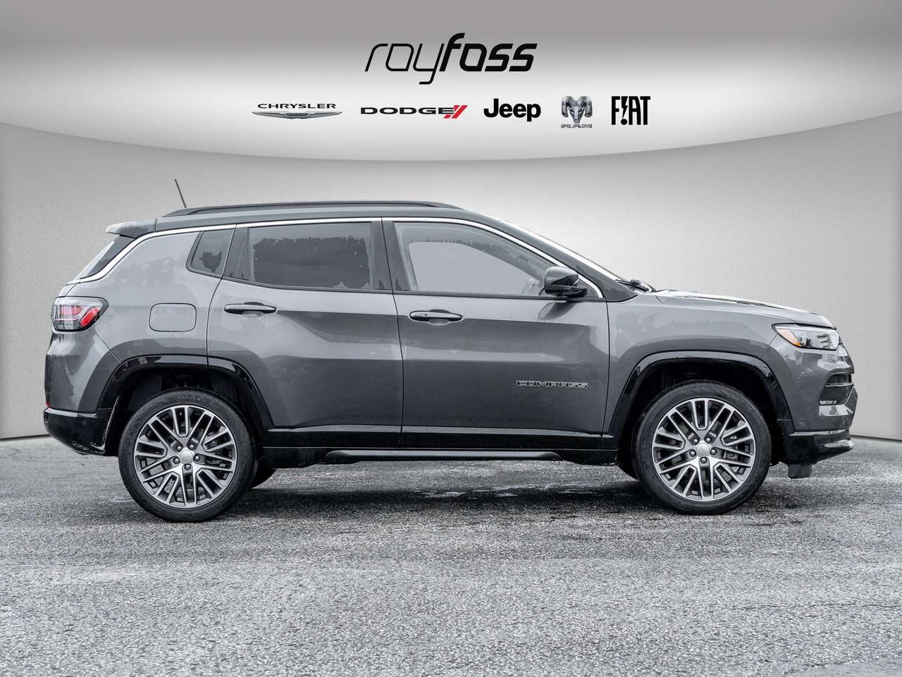 2023 Jeep Compass LIMITED Photo2