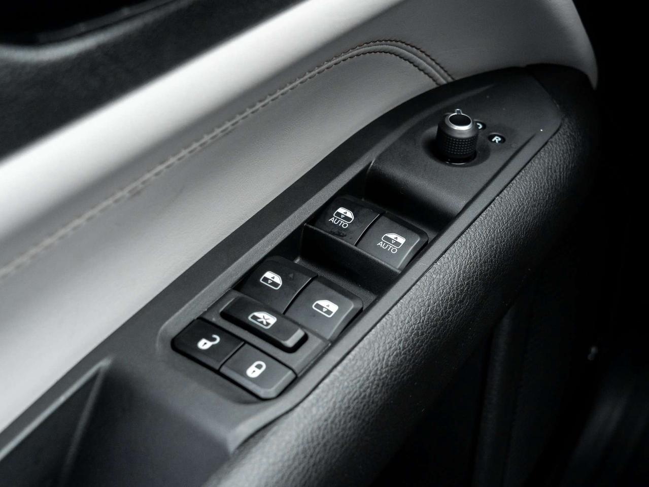 2023 Jeep Compass LIMITED Photo