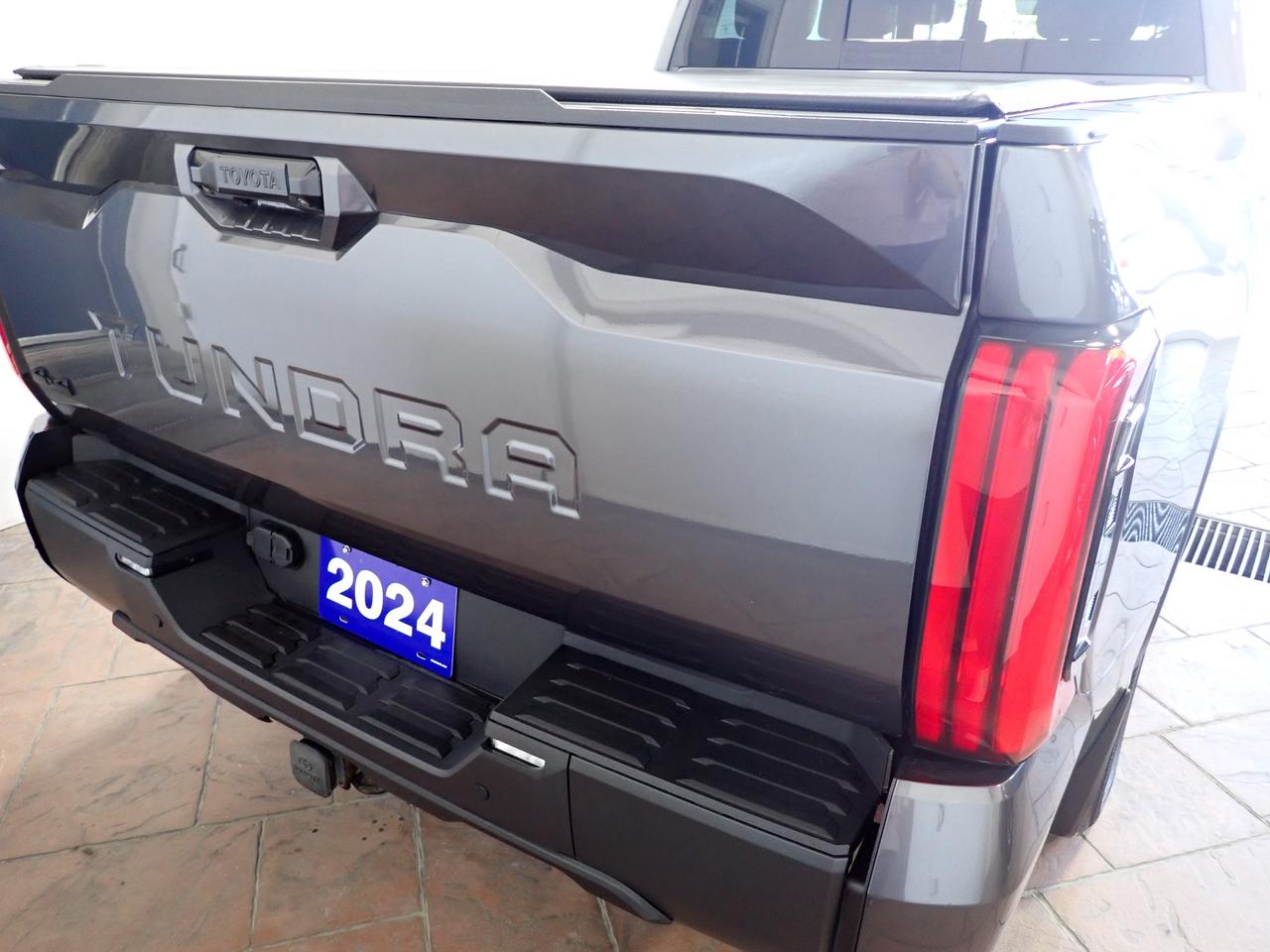 2024 Toyota Tundra Limited 4X4 DOUBLE CAB LEATHER SUNROOF Photo2