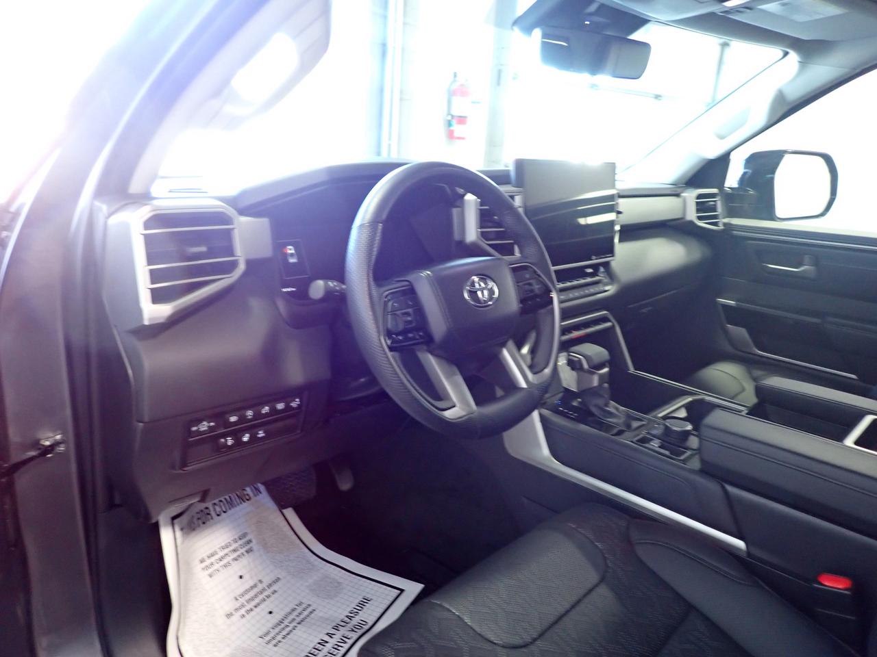 2024 Toyota Tundra Limited 4X4 DOUBLE CAB LEATHER SUNROOF Photo