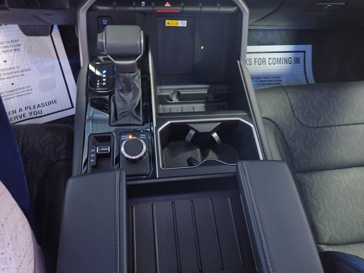 2024 Toyota Tundra Limited 4X4 DOUBLE CAB LEATHER SUNROOF Photo
