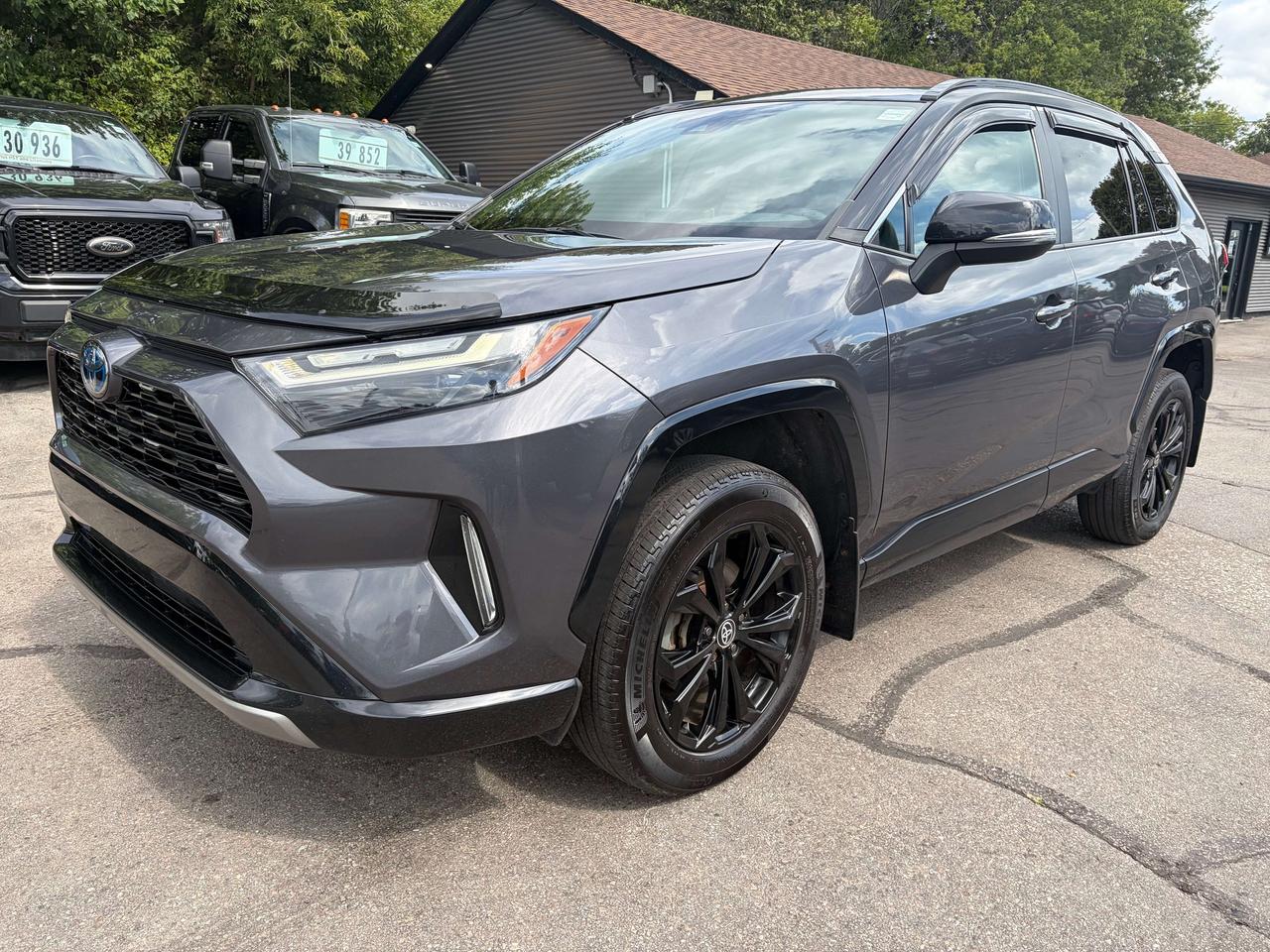 2022 Toyota RAV4 XSE AWD Clean CARFAX SofTex Leather Moonroof Photo