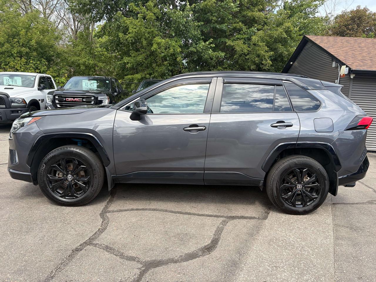 2022 Toyota RAV4 XSE AWD Clean CARFAX SofTex Leather Moonroof Photo