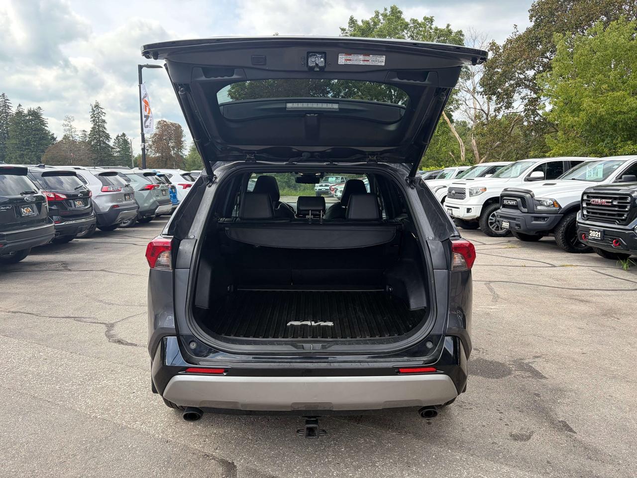 2022 Toyota RAV4 XSE AWD Clean CARFAX SofTex Leather Moonroof Photo