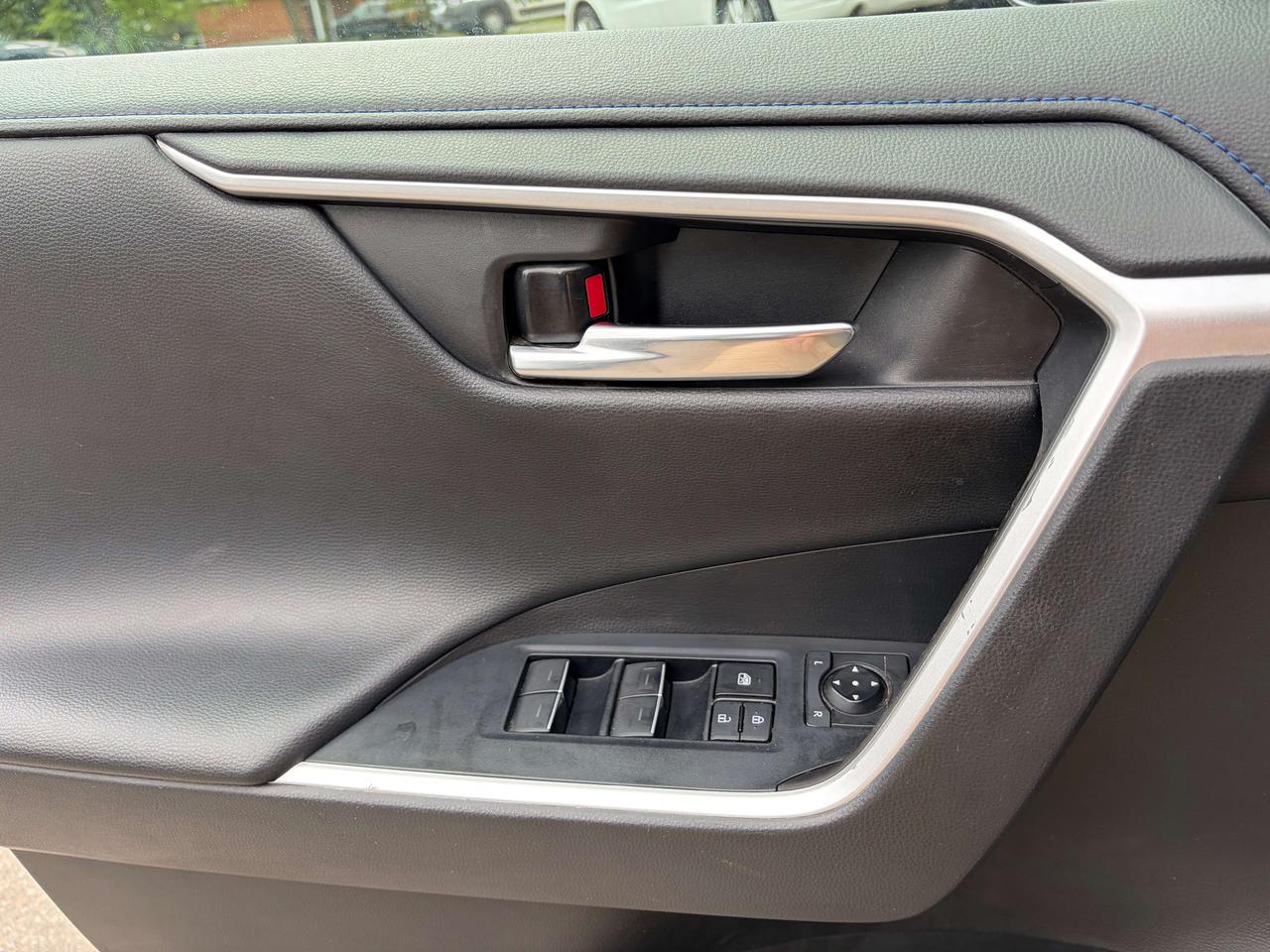 2022 Toyota RAV4 XSE AWD Clean CARFAX SofTex Leather Moonroof Photo