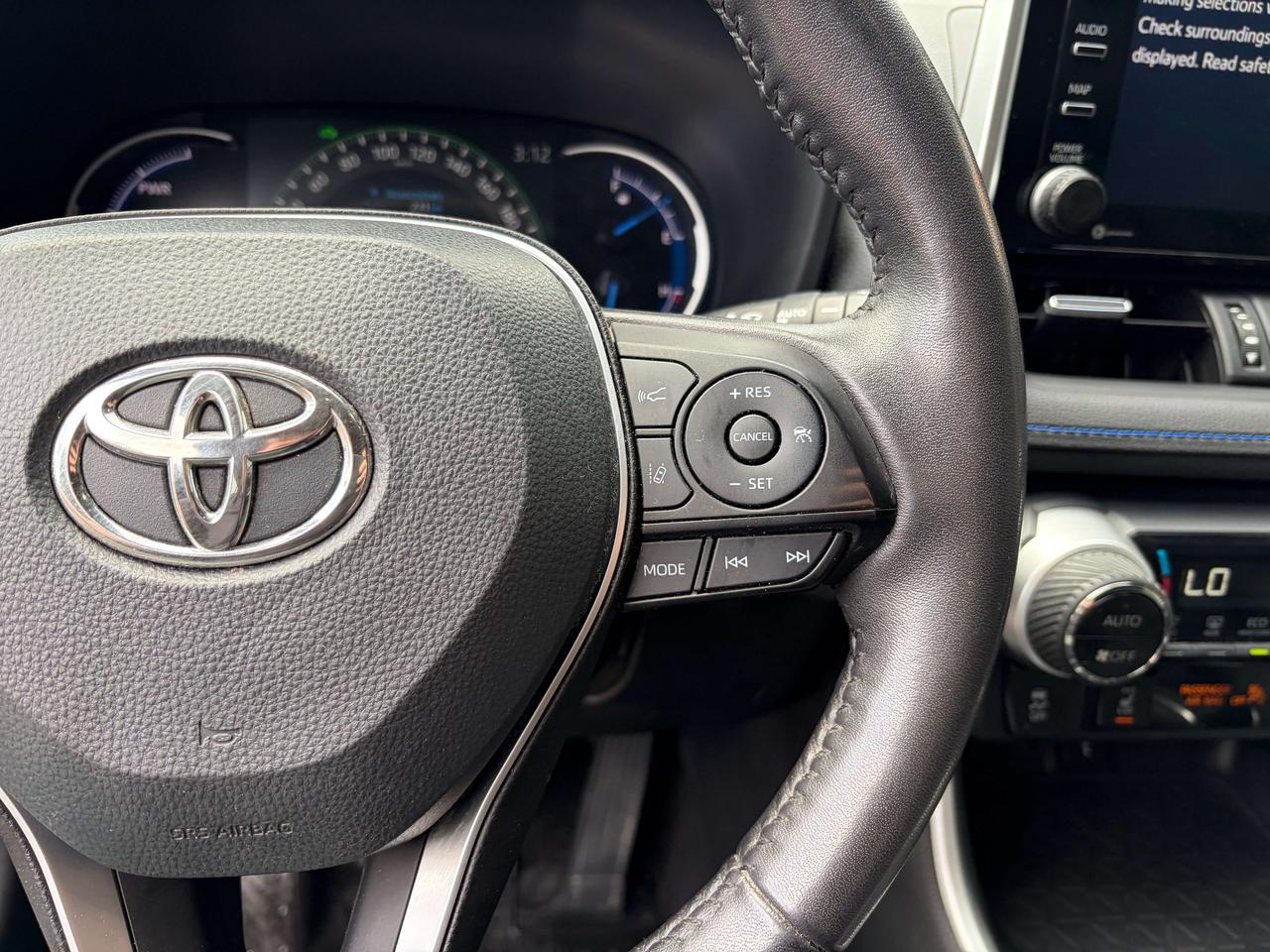 2022 Toyota RAV4 XSE AWD Clean CARFAX SofTex Leather Moonroof Photo