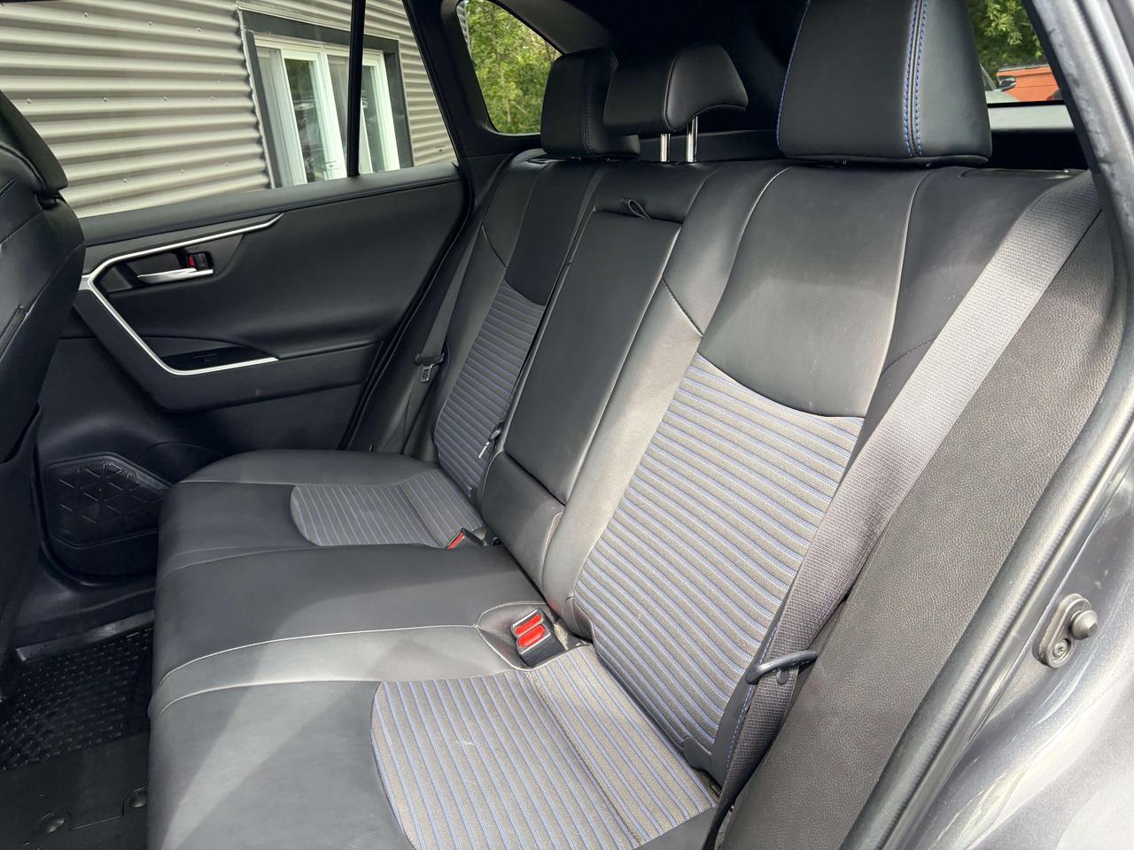 2022 Toyota RAV4 XSE AWD Clean CARFAX SofTex Leather Moonroof Photo