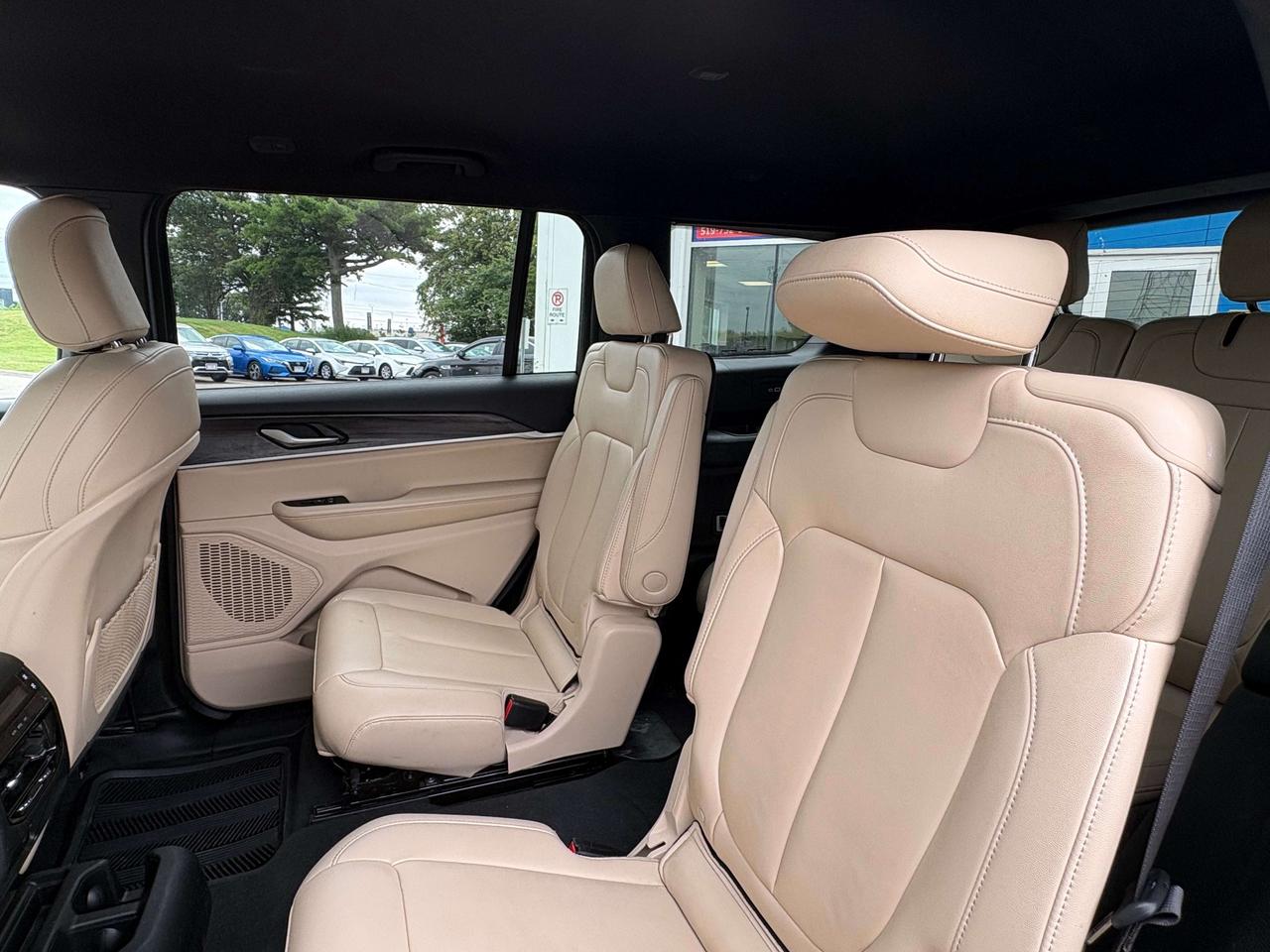 2023 Jeep Grand Cherokee Limited 4x4   7 Pass   Clean Carfax Photo