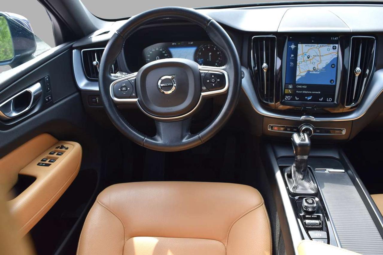 2019 Volvo XC60 Momentum AWD Navi Panoramic Sunroof Photo