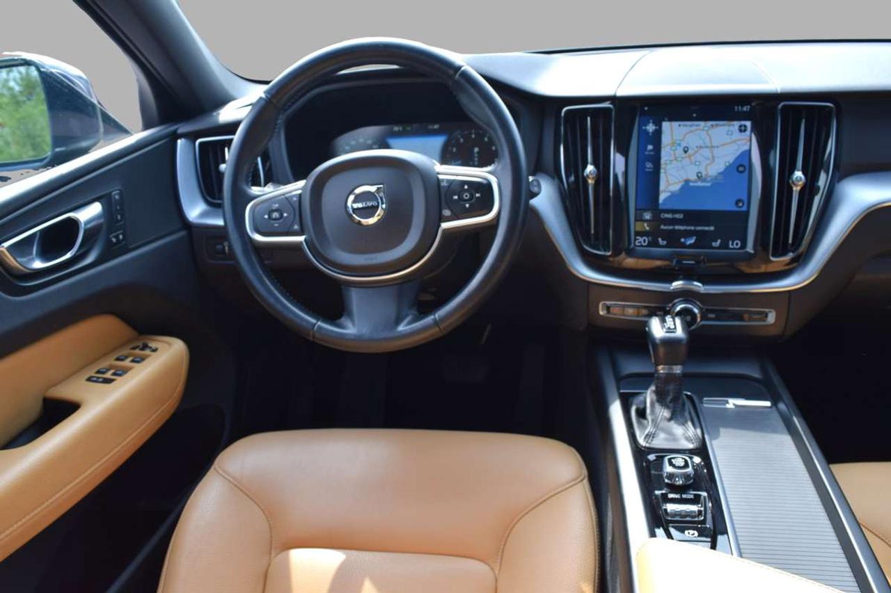 2019 Volvo XC60 Momentum AWD Navi Panoramic Sunroof Photo