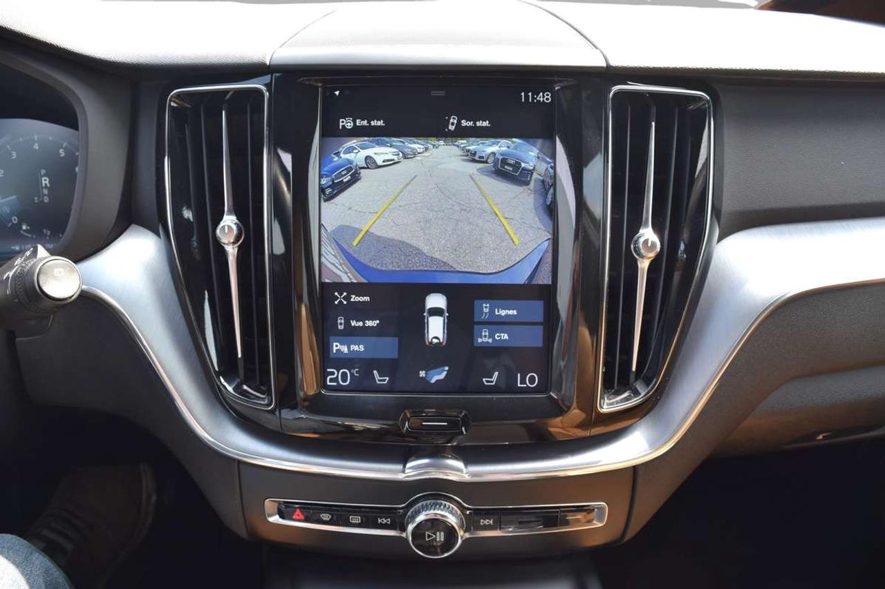 2019 Volvo XC60 Momentum AWD Navi Panoramic Sunroof Photo