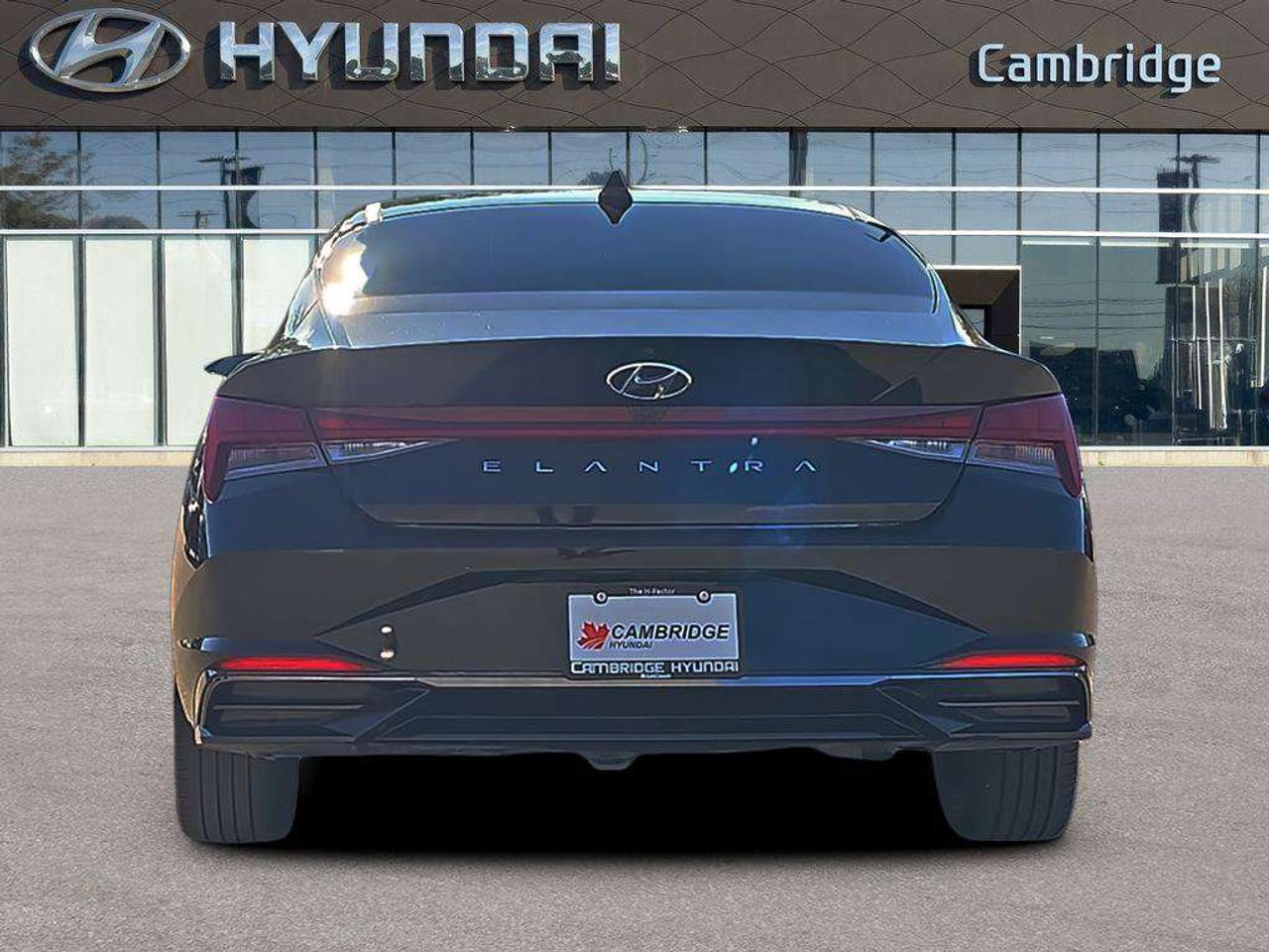 2023 Hyundai Elantra Luxury   NO ACCIDENTS LEATHER 5.5L/100KM Photo