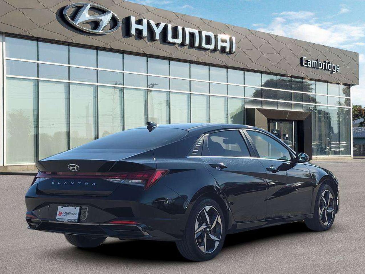 2023 Hyundai Elantra Luxury   NO ACCIDENTS LEATHER 5.5L/100KM Photo