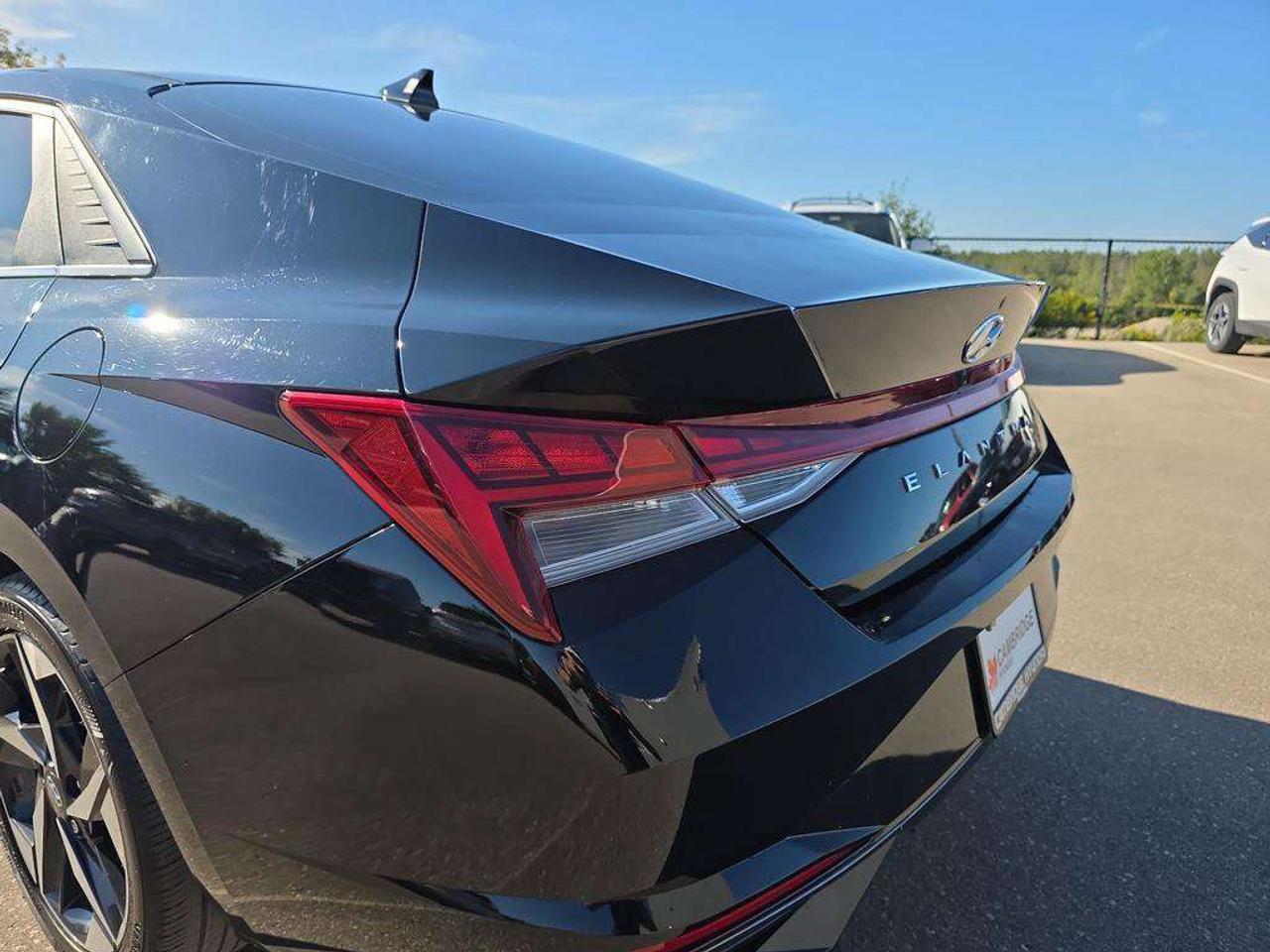 2023 Hyundai Elantra Luxury   NO ACCIDENTS LEATHER 5.5L/100KM Photo