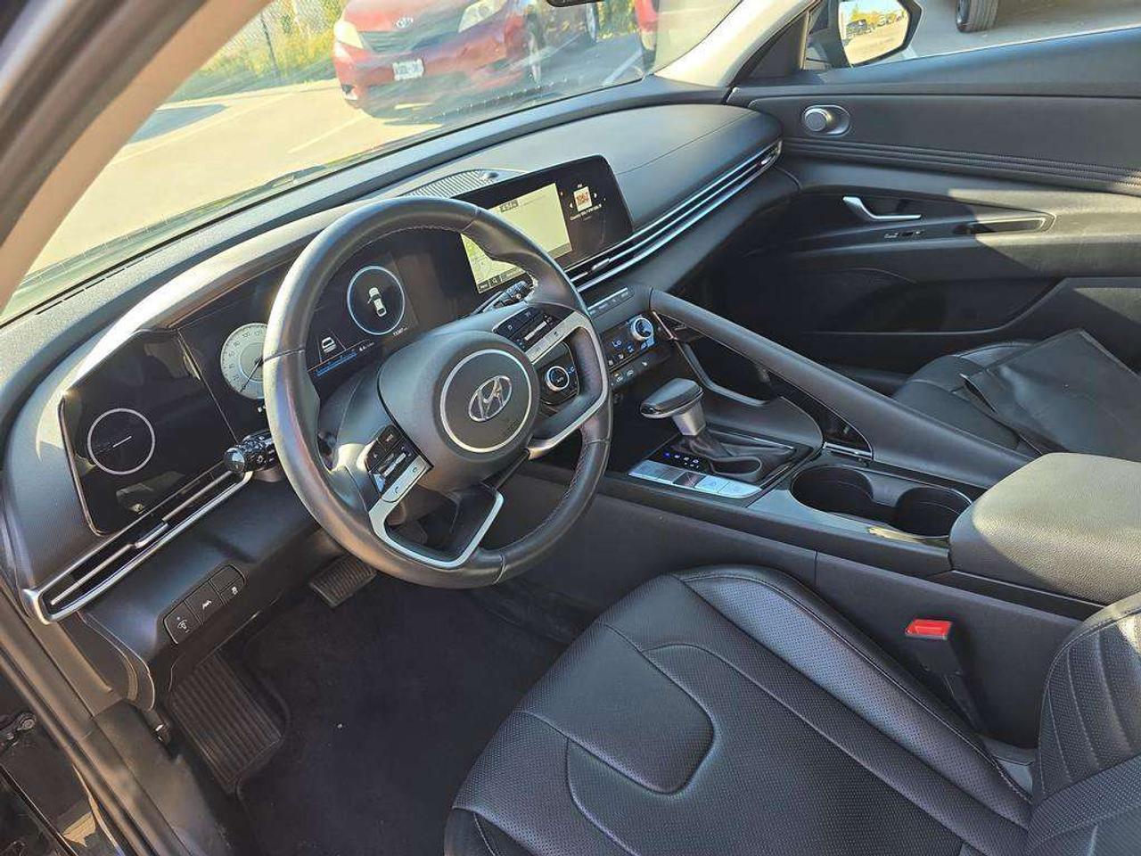 2023 Hyundai Elantra Luxury   NO ACCIDENTS LEATHER 5.5L/100KM Photo