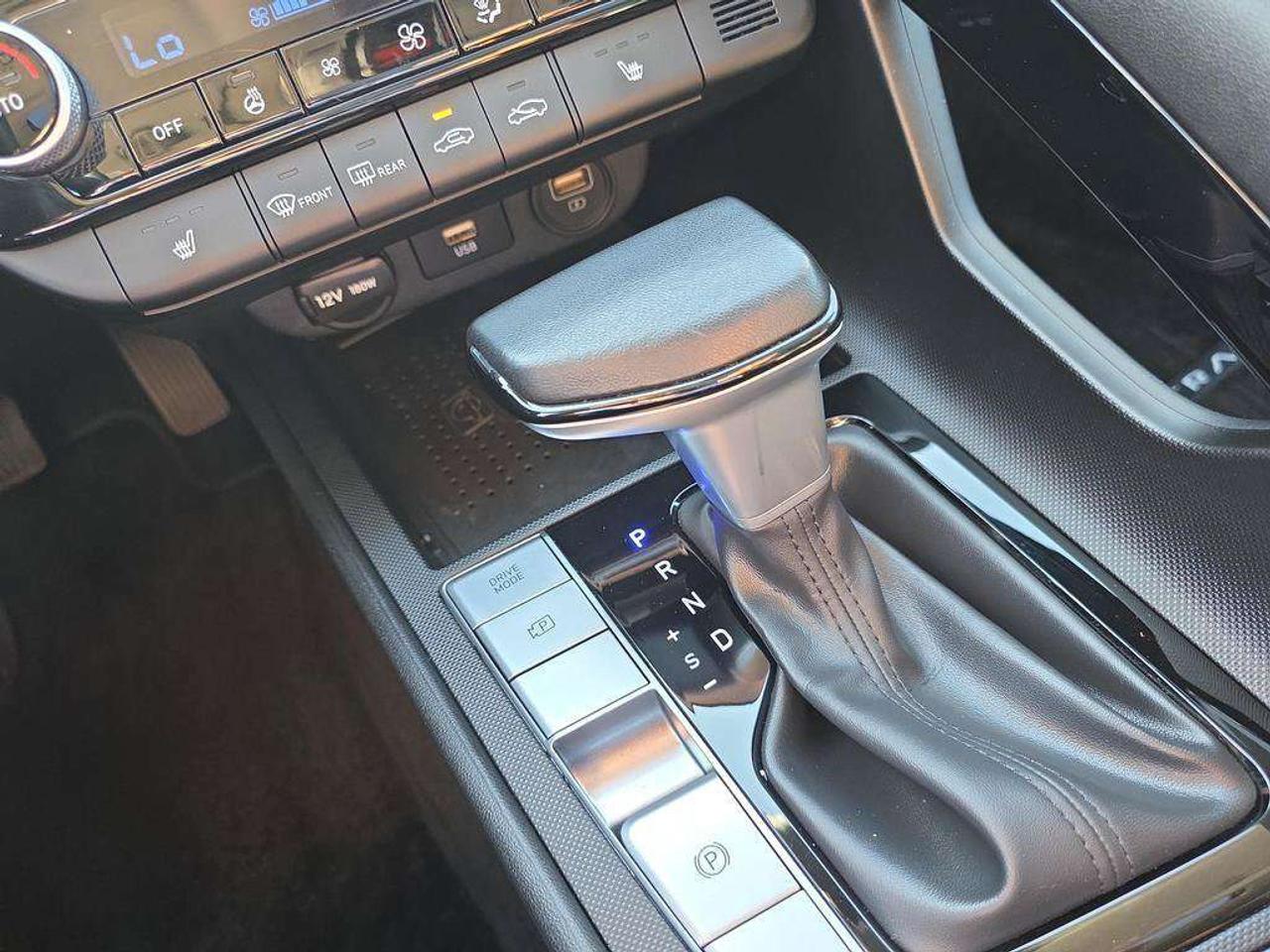 2023 Hyundai Elantra Luxury   NO ACCIDENTS LEATHER 5.5L/100KM Photo