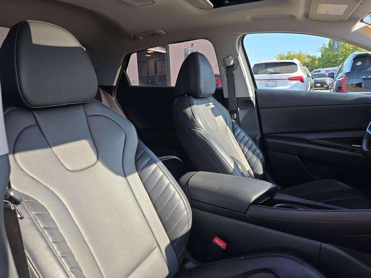 2023 Hyundai Elantra Luxury   NO ACCIDENTS LEATHER 5.5L/100KM Photo