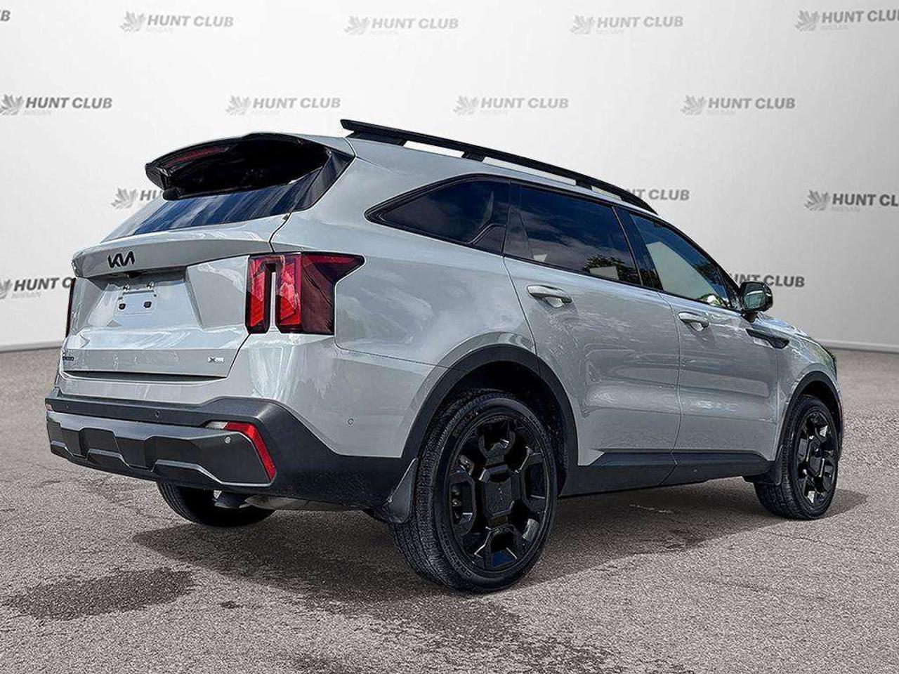 2025 Kia Sorento EX   Captain's Chairs   Navigation Photo