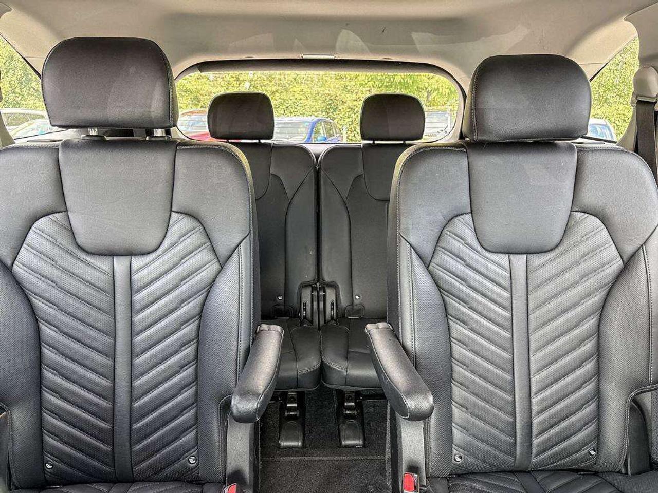 2025 Kia Sorento EX   Captain's Chairs   Navigation Photo