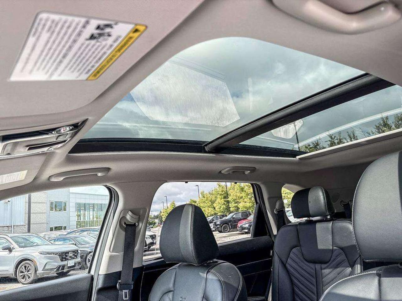 2025 Kia Sorento EX   Captain's Chairs   Navigation Photo