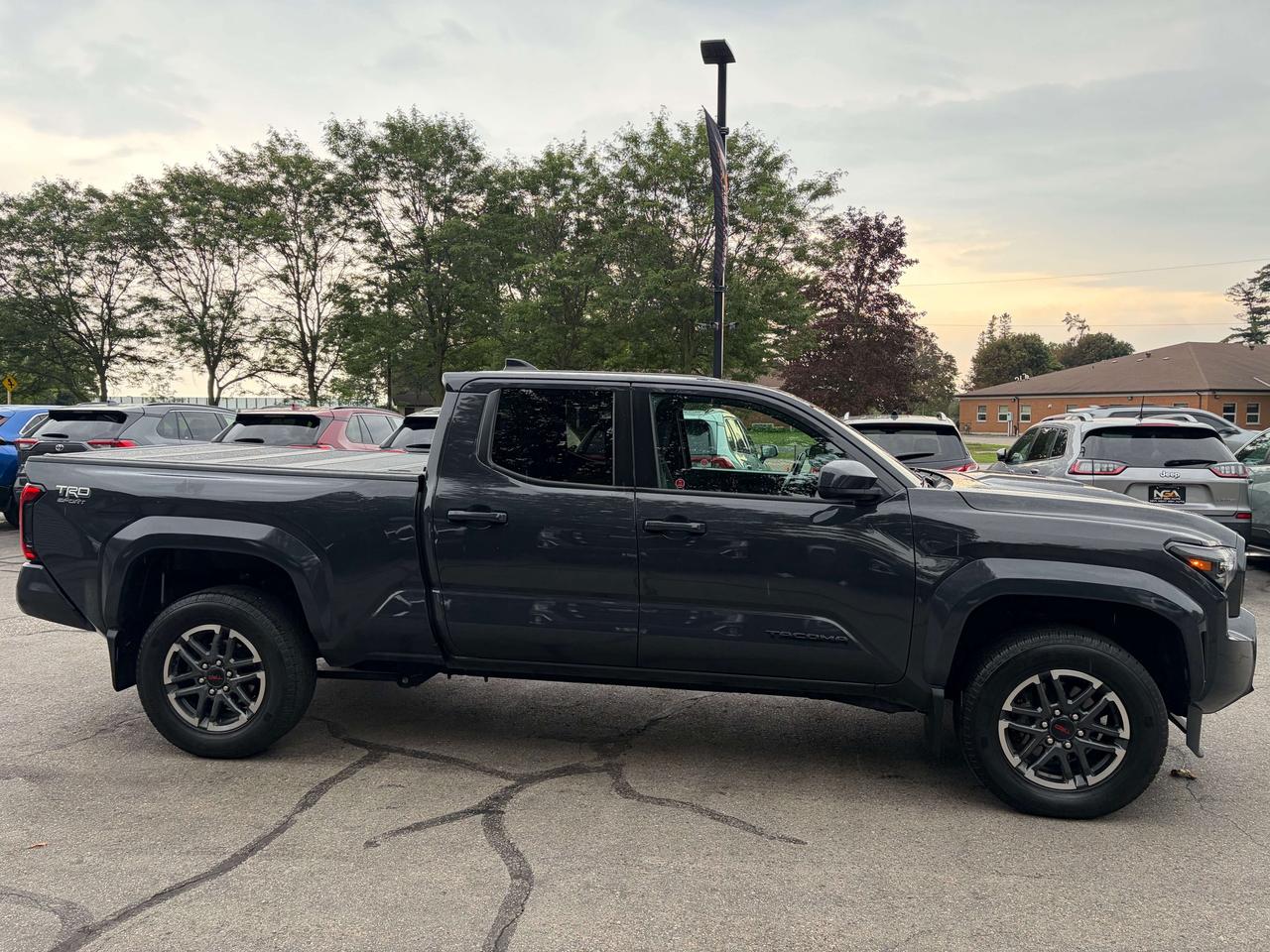 2024 Toyota Tacoma TRD SPORT 4x4 Double Cab Clean CARFAX Heated Seats Photo4