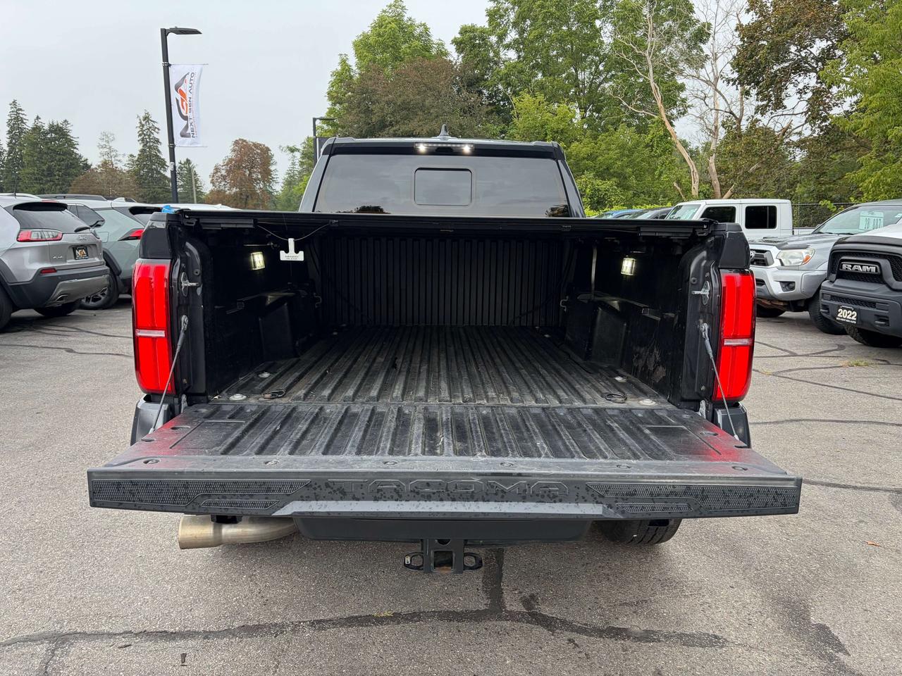 2024 Toyota Tacoma TRD SPORT 4x4 Double Cab Clean CARFAX Heated Seats Photo