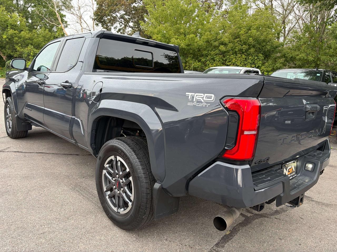 2024 Toyota Tacoma TRD SPORT 4x4 Double Cab Clean CARFAX Heated Seats Photo