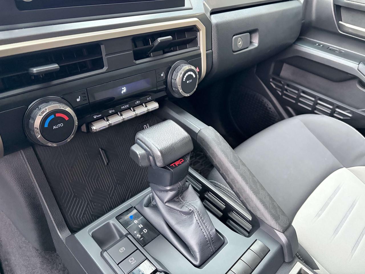 2024 Toyota Tacoma TRD SPORT 4x4 Double Cab Clean CARFAX Heated Seats Photo