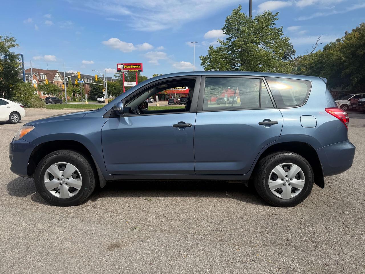 2012 Toyota RAV4 !!!! ONE OWNER !!! NO ACCIDENTS !! TOYOTA SERVICED Photo5