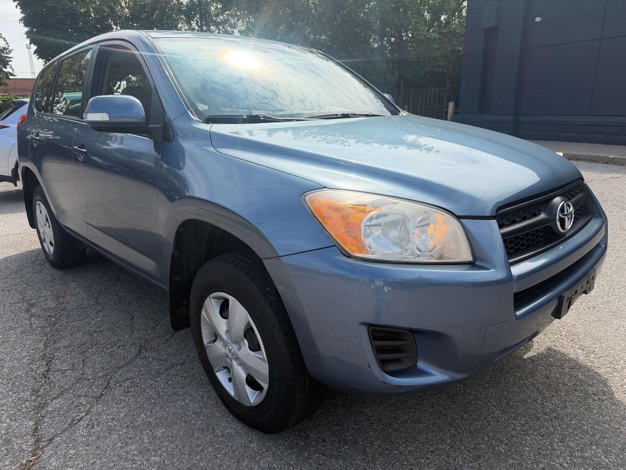 2012 Toyota RAV4 !!!! ONE OWNER !!! NO ACCIDENTS !! TOYOTA SERVICED Photo