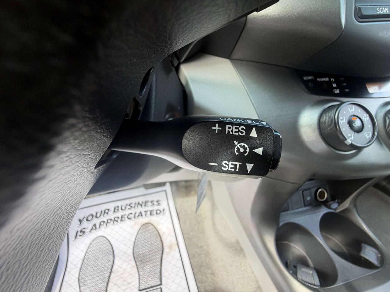 2012 Toyota RAV4 !!!! ONE OWNER !!! NO ACCIDENTS !! TOYOTA SERVICED Photo