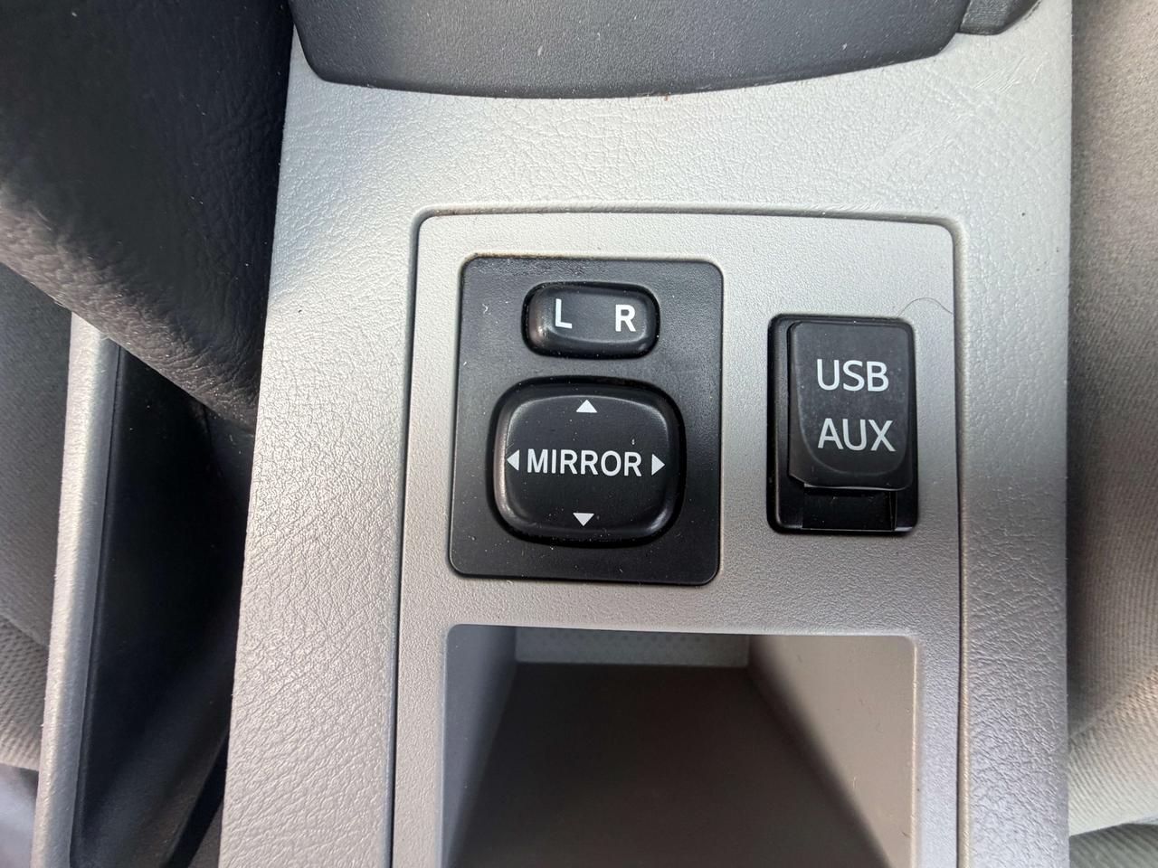 2012 Toyota RAV4 !!!! ONE OWNER !!! NO ACCIDENTS !! TOYOTA SERVICED Photo
