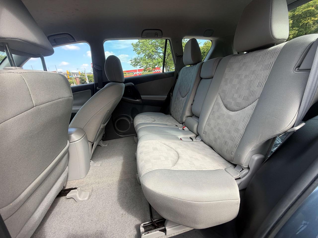 2012 Toyota RAV4 !!!! ONE OWNER !!! NO ACCIDENTS !! TOYOTA SERVICED Photo