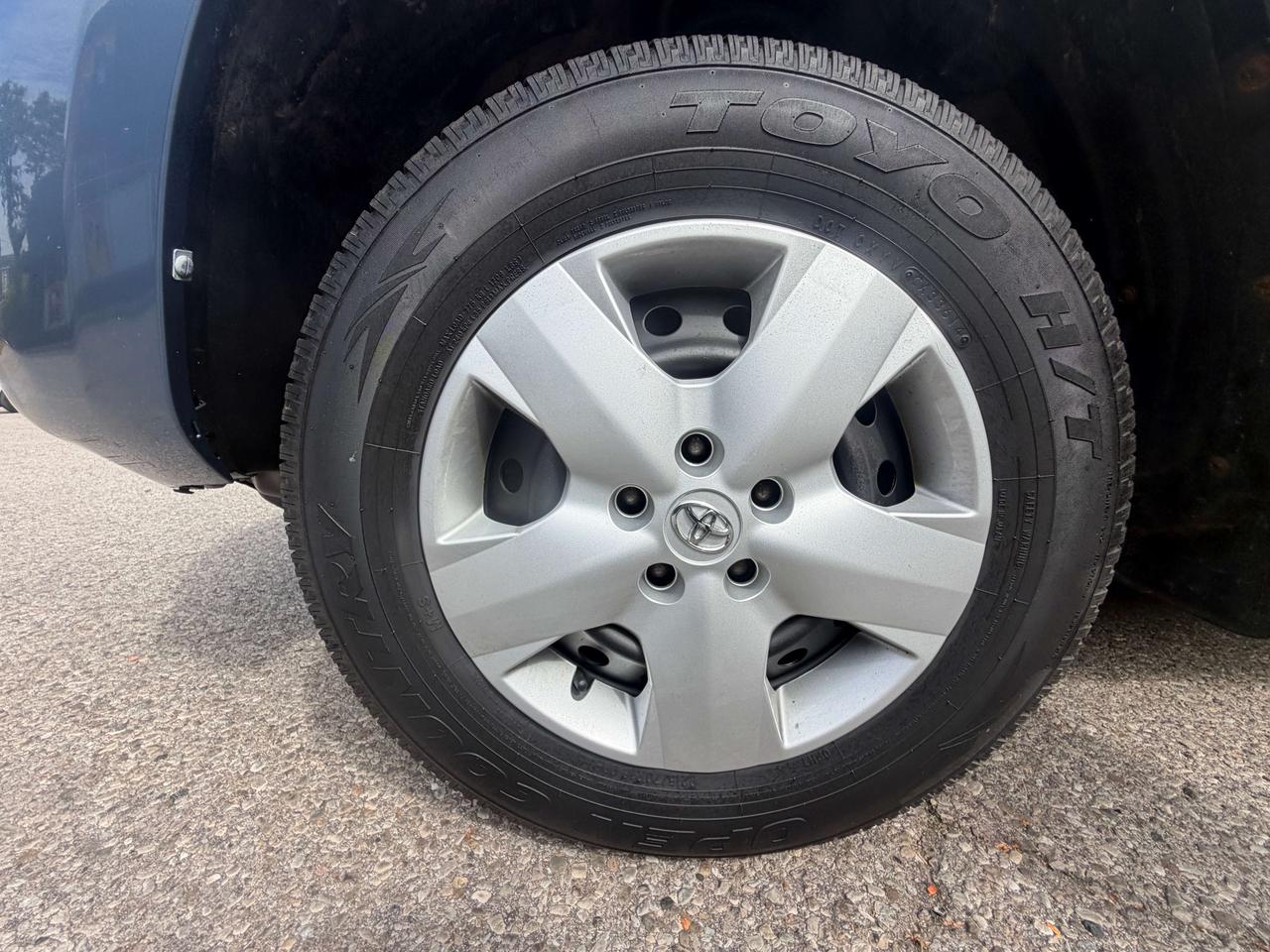 2012 Toyota RAV4 !!!! ONE OWNER !!! NO ACCIDENTS !! TOYOTA SERVICED Photo