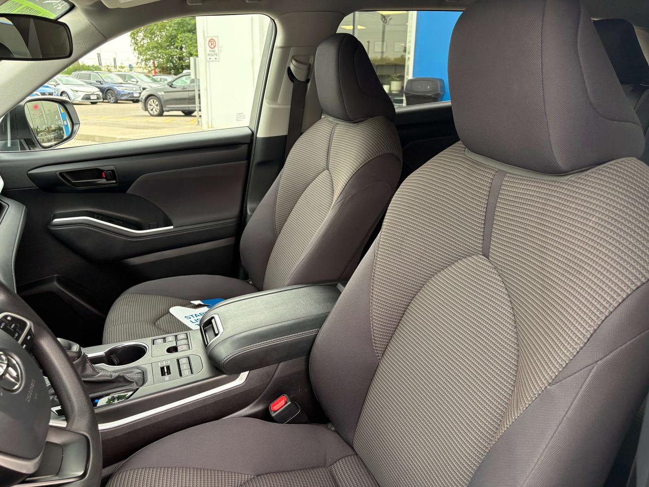2024 Toyota Highlander LE AWD   Clean Carfax Photo