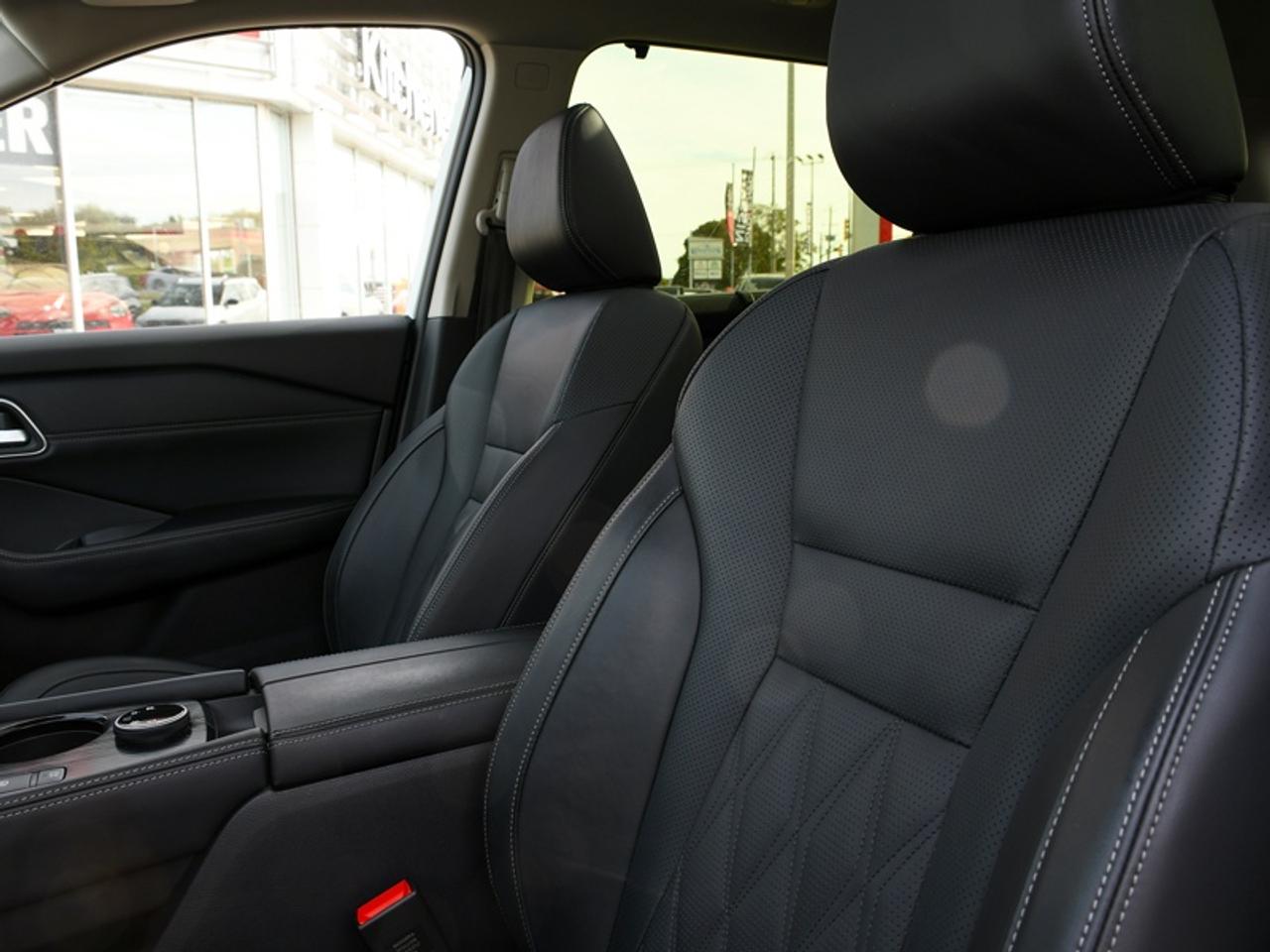 2026 Nissan Rogue Platinum   Leather   Roof   Navi   360 Camera   CarPlay   Android Auto Photo