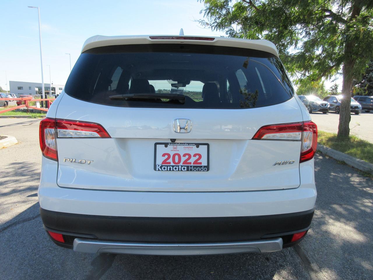 2022 Honda Pilot Touring 7P 4dr All-Wheel Drive Photo