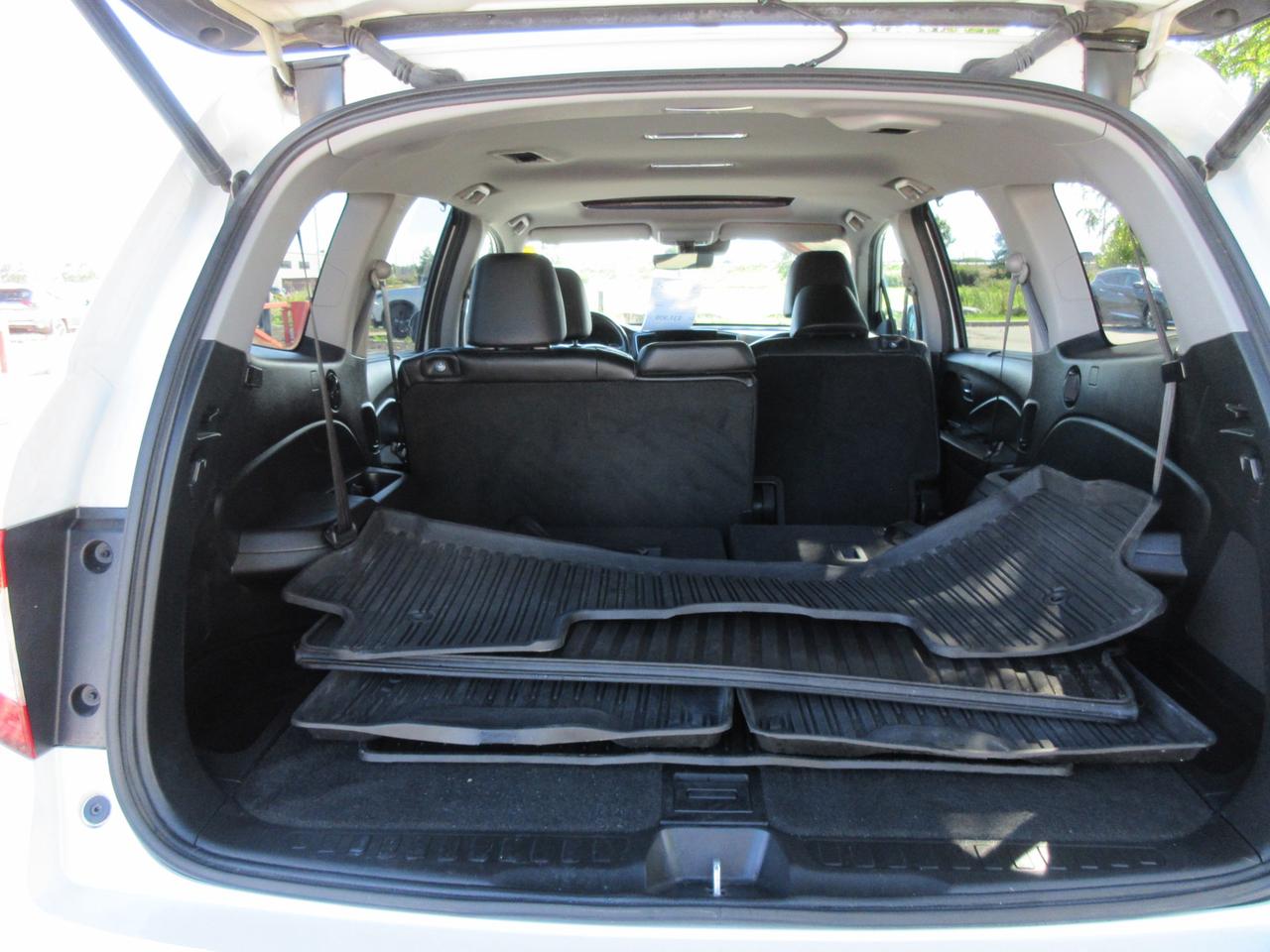 2022 Honda Pilot Touring 7P 4dr All-Wheel Drive Photo