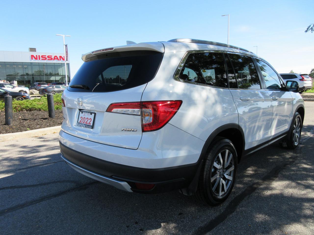 2022 Honda Pilot Touring 7P 4dr All-Wheel Drive Photo