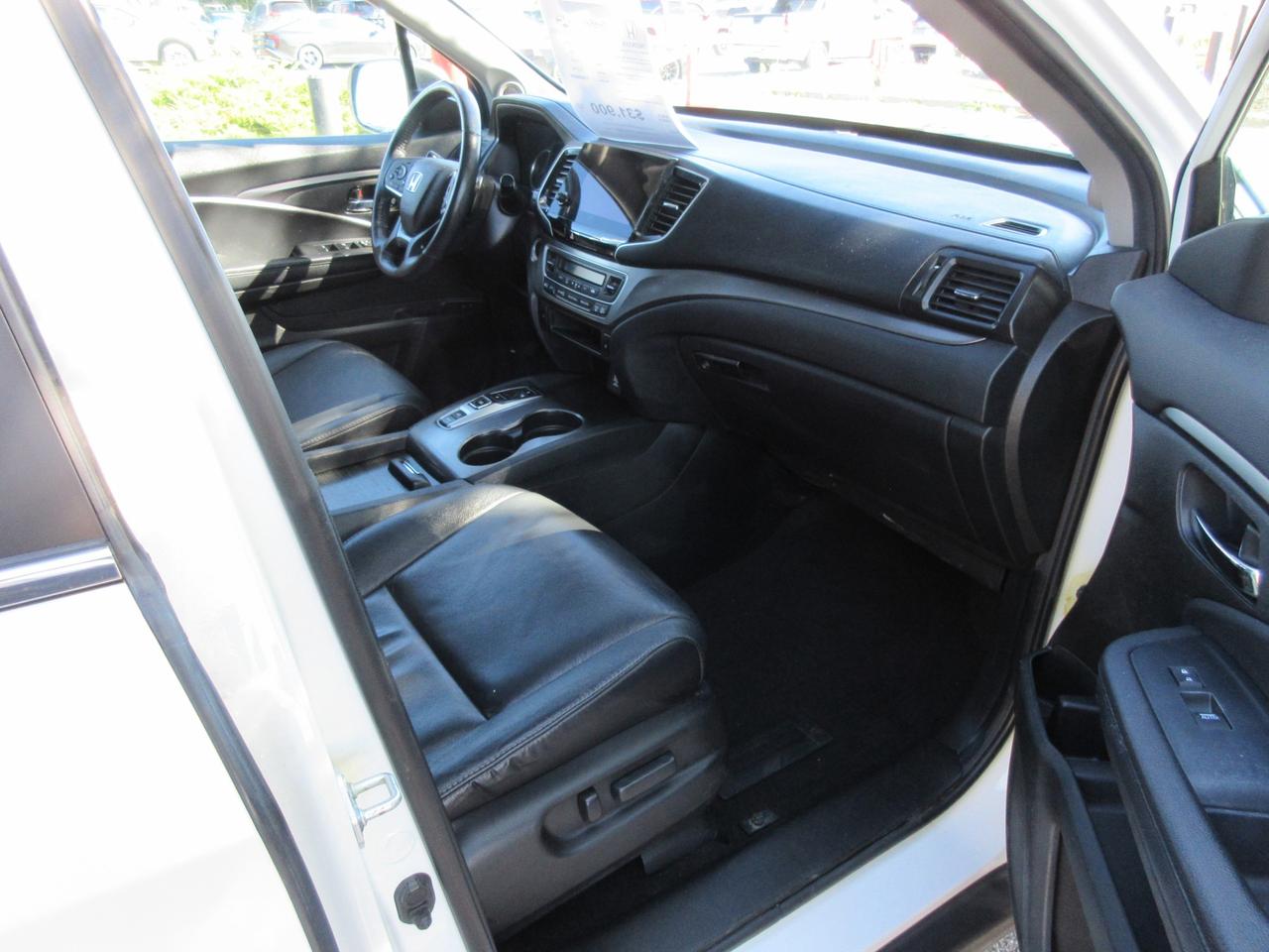 2022 Honda Pilot Touring 7P 4dr All-Wheel Drive Photo