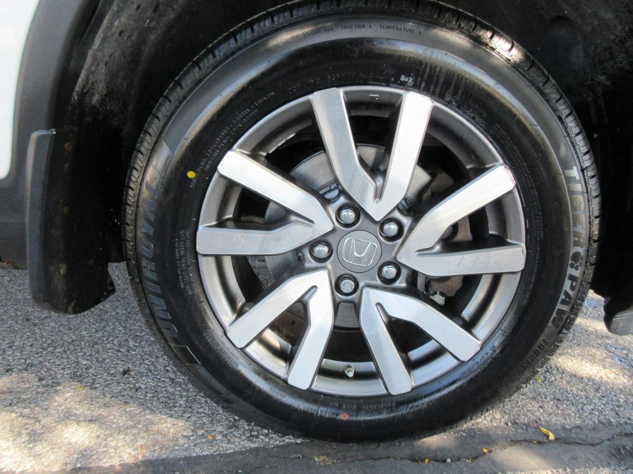 2022 Honda Pilot Touring 7P 4dr All-Wheel Drive Photo