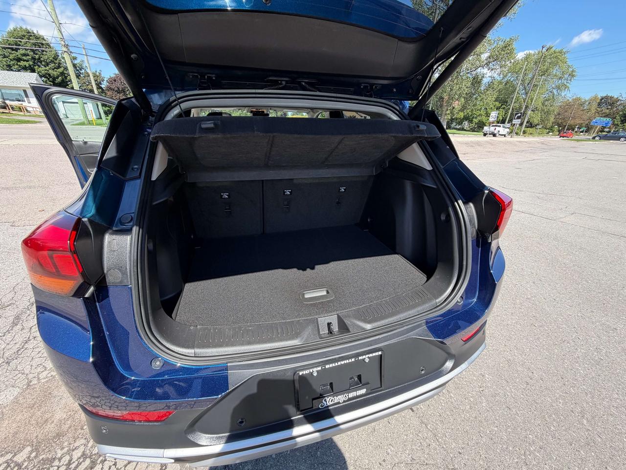 2023 Buick Encore SELECT/PWR ROOF/HEATED SEATS/CALL PICTON Photo